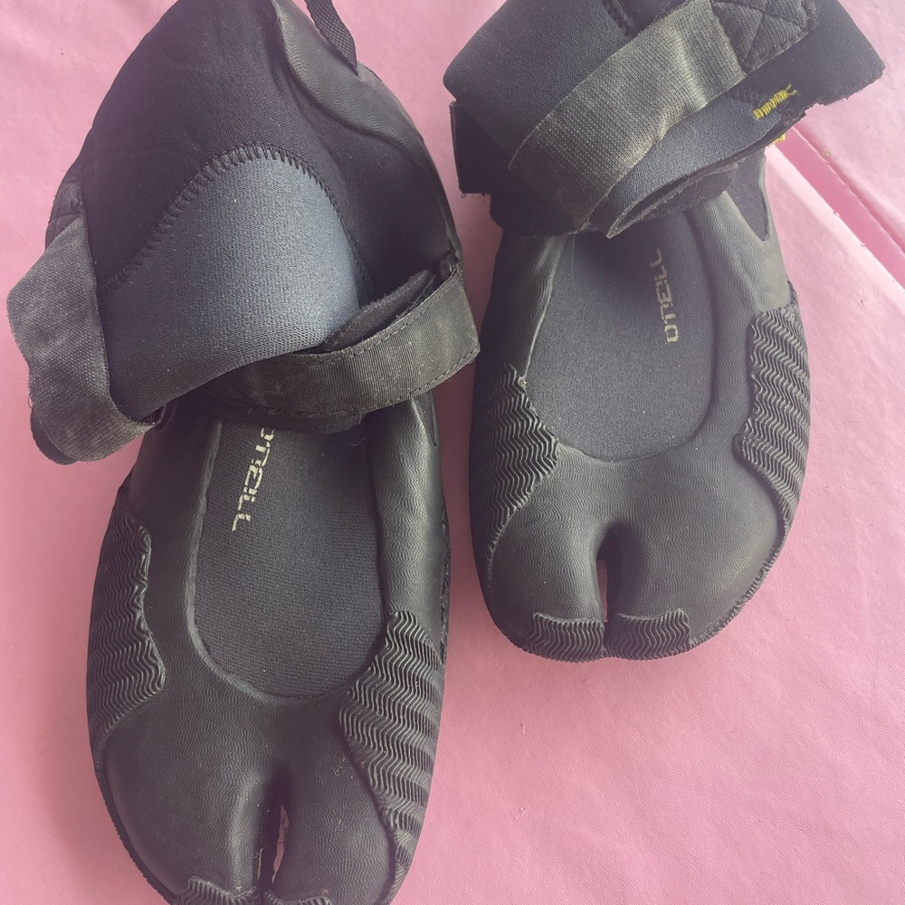 Unisex O'Neill Black Split-Toe Neoprene Surf Shoes with Ankle Straps